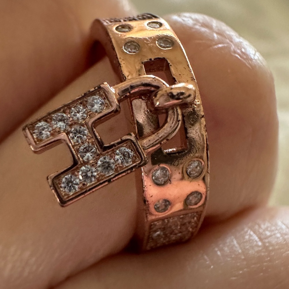 Elegant Rose Gold H Initial delicate Ring